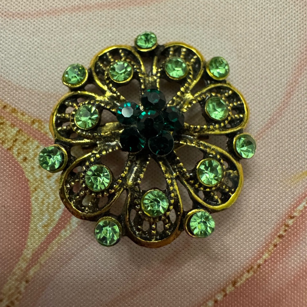 Vintage Green and Gold tone brooch